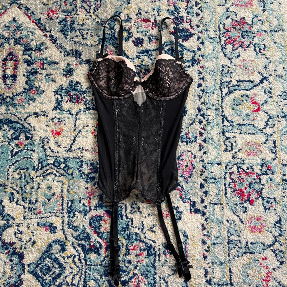 Victoria’s Secret bustier top EUC 💕